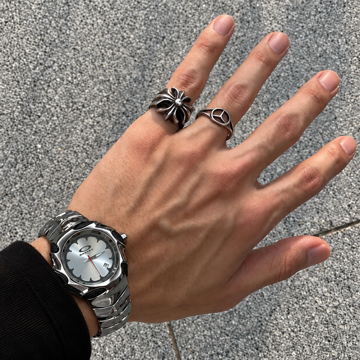 Oakley Blade Watch – Silver Flower Dial, Polished Bracelet
