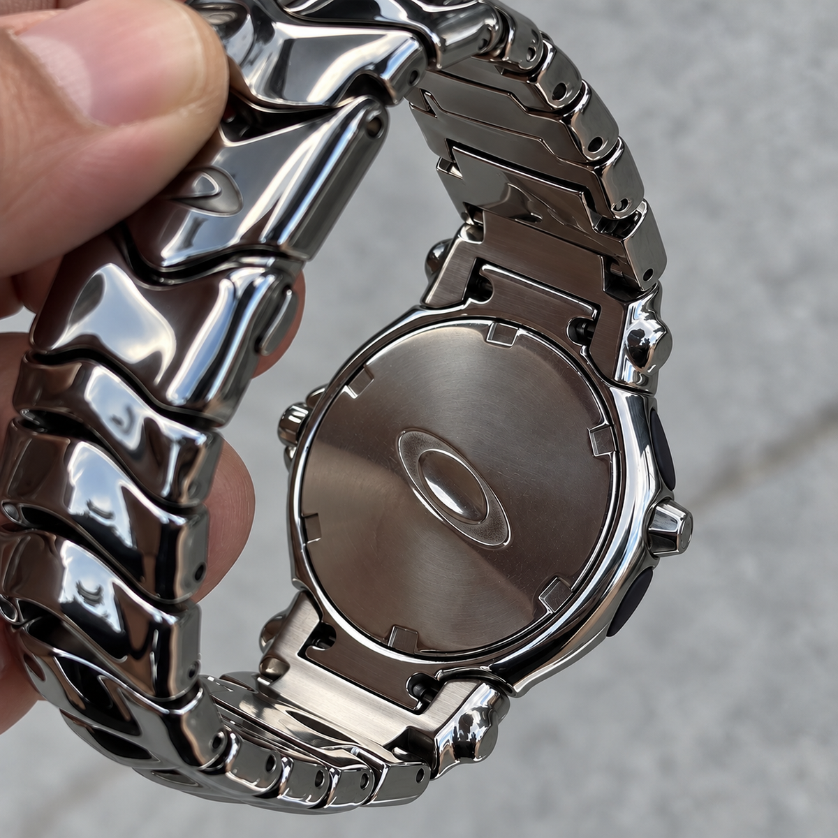 Oakley Blade Watch – Silver Flower Dial, Polished Bracelet