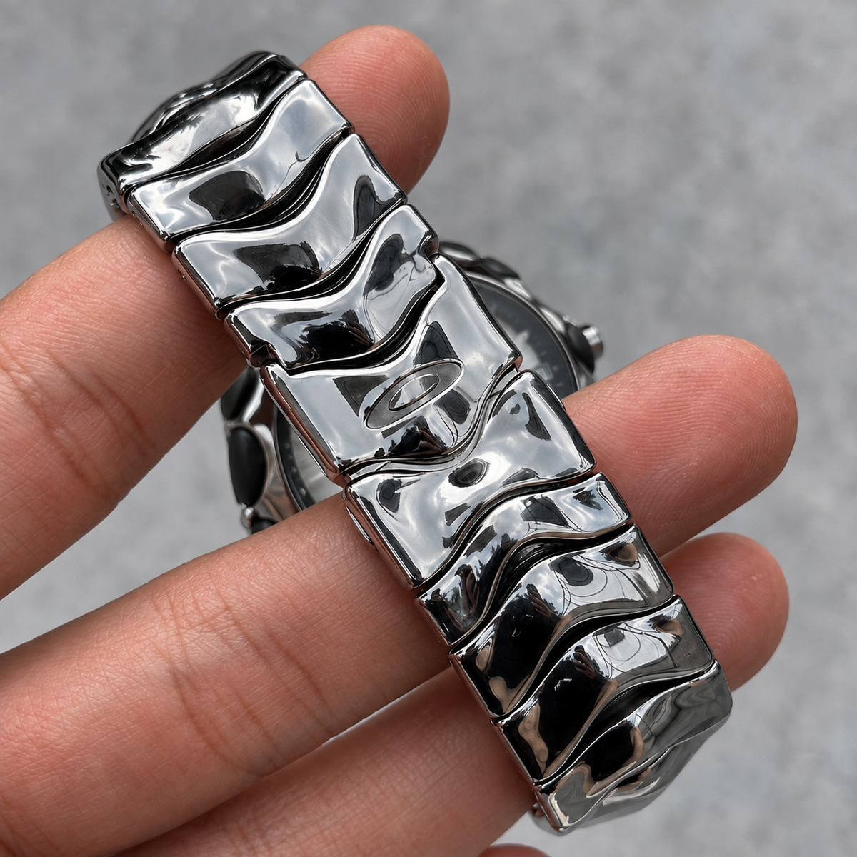 Oakley Blade Watch – Silver Flower Dial, Polished Bracelet