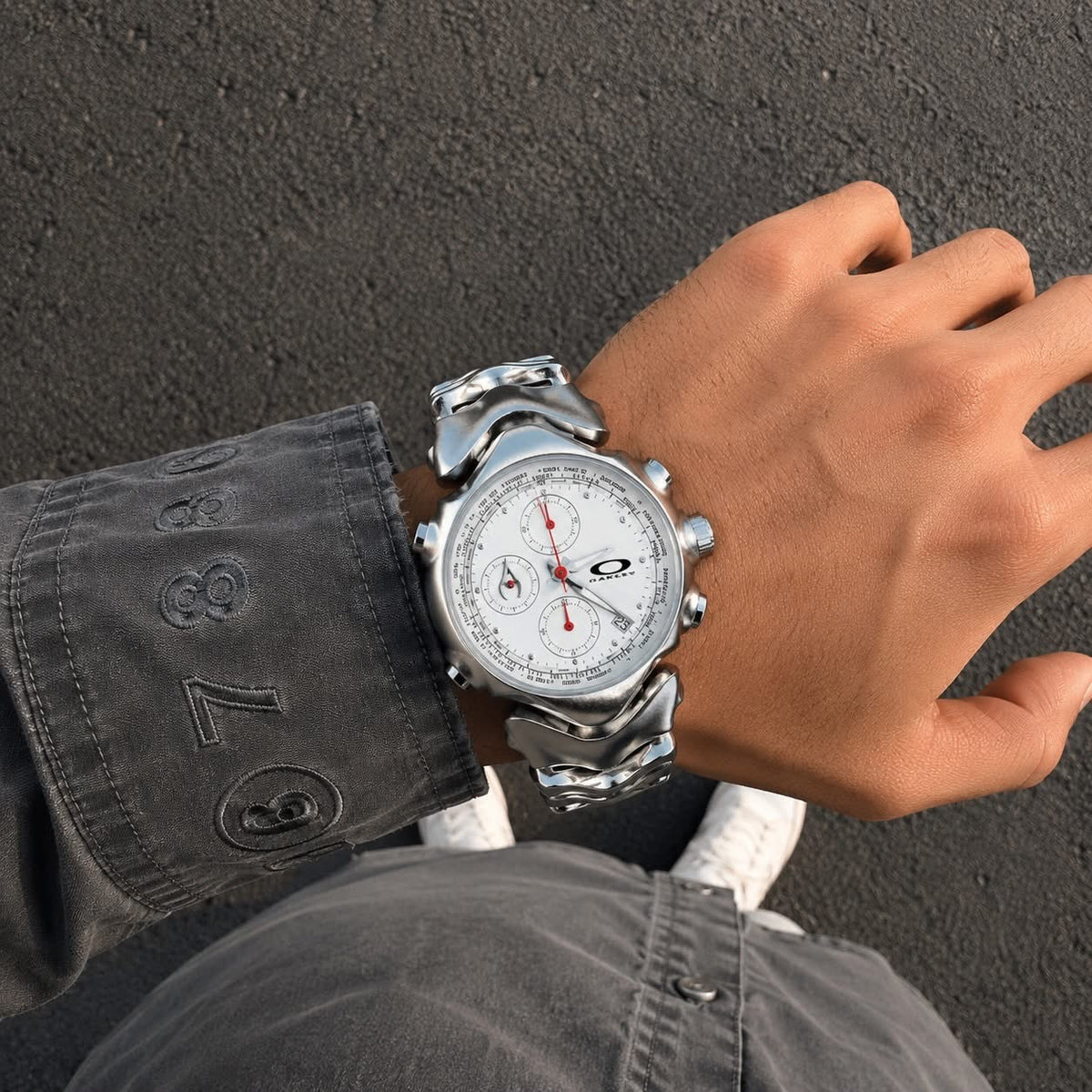 Oakley GMT Style Watch – Black, Blue & White | Y2K