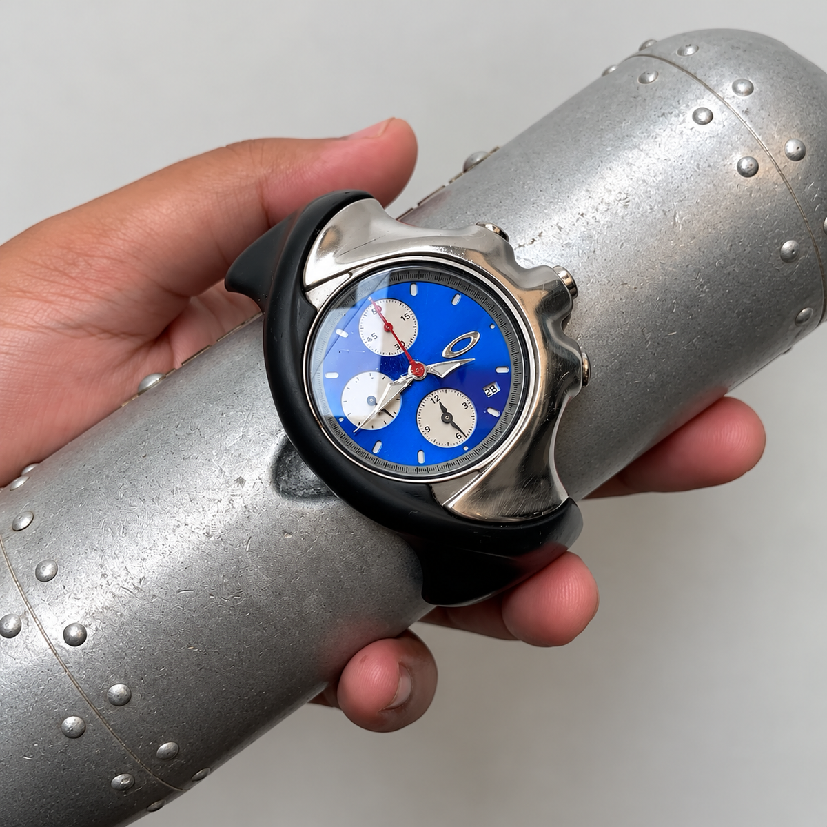 Oakley Detonator Style Watch – Electric Blue Dial, Silver Case & Black Strap