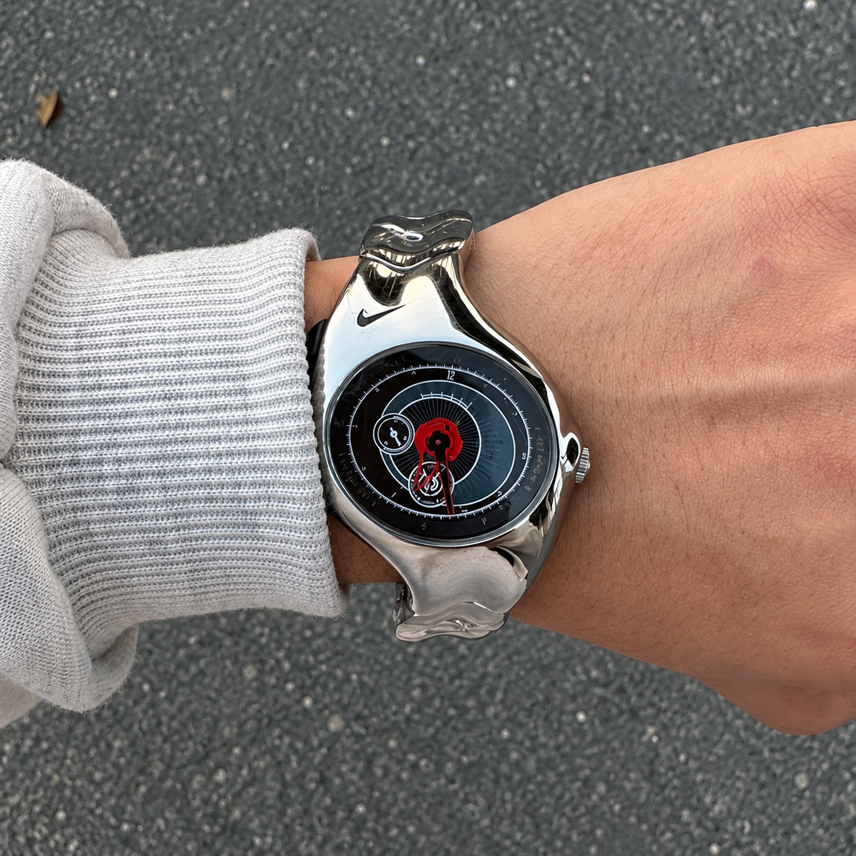 Nike Triax-Style Analog Watch – Silver / Black & Red Dial