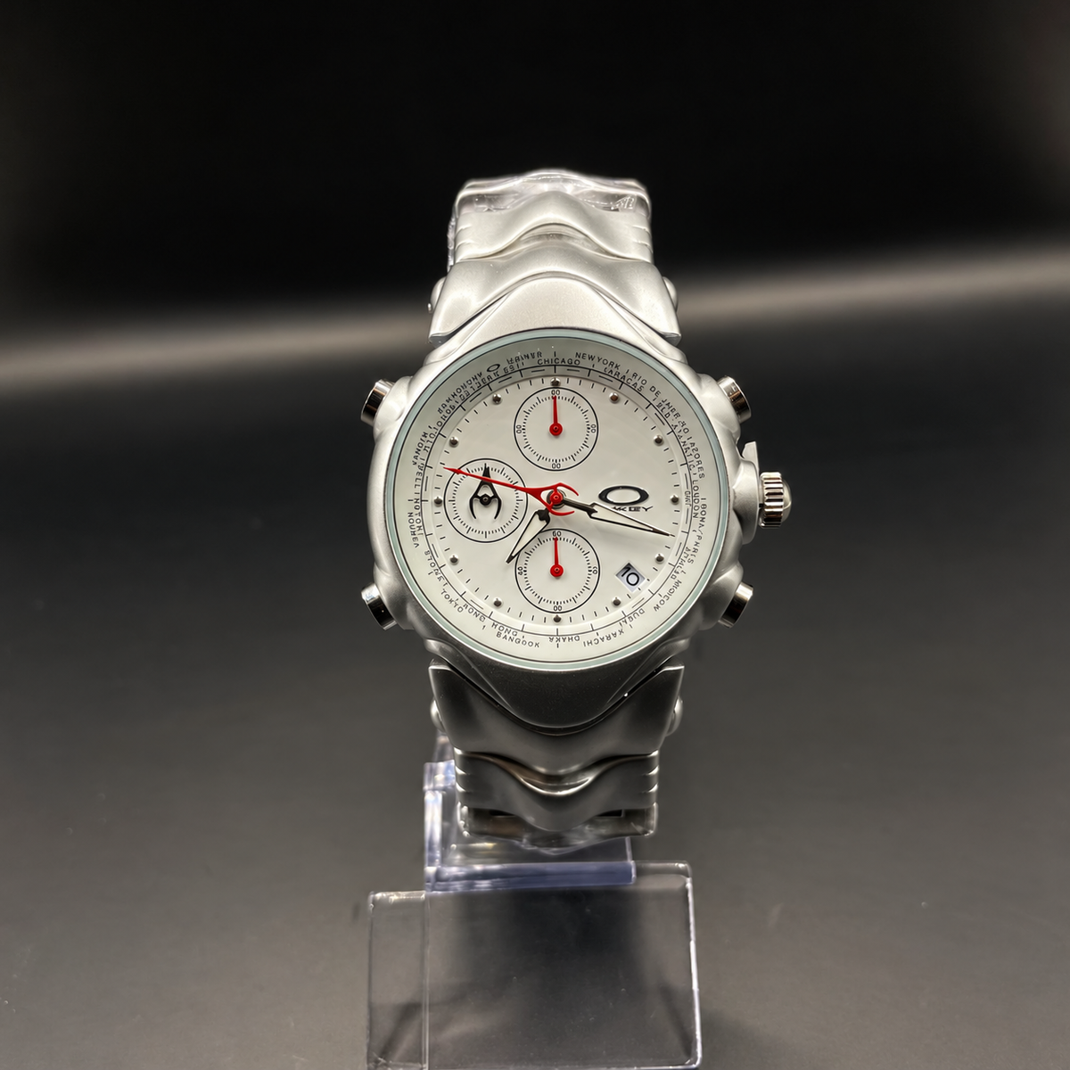 Oakley GMT Watch – Matte Silver | Blue, White & Black Dial