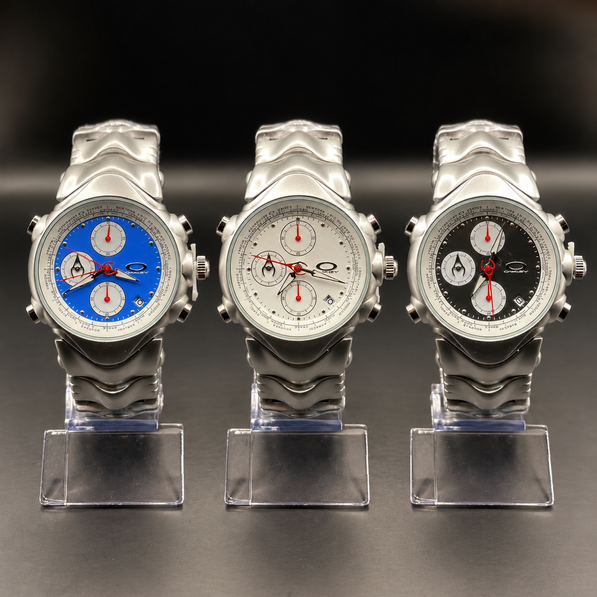 Oakley GMT Watch – Matte Silver | Blue, White & Black Dial